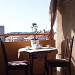 Sea View Apartment *